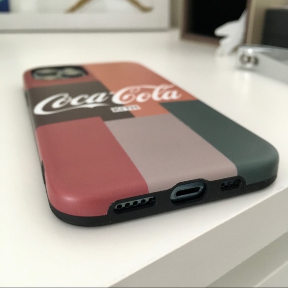 KITH iPhone 13pro Case - Picture 3 of 5